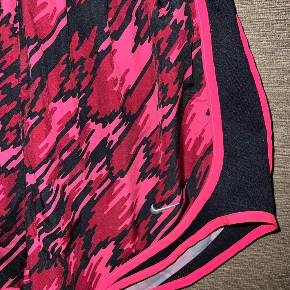 Nike dri fit lined shorts hot pink and black size small Drawstring
